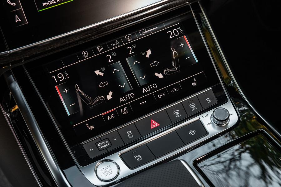 Детали интерьера Audi Q7 50 TDI Quattro S-Line (4M) 2019 года  (WW) (фото 37 из 40)